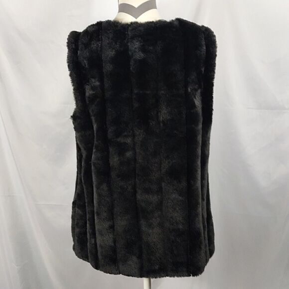 Chaus Faux Fur Vest  - Picture 4 of 7
